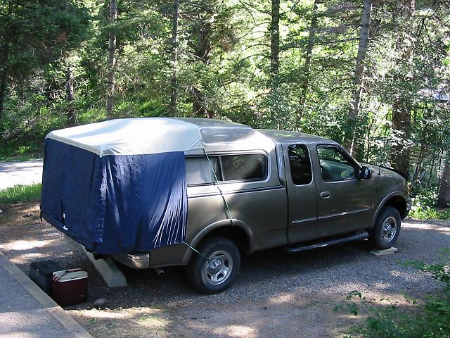 Tailgate tent